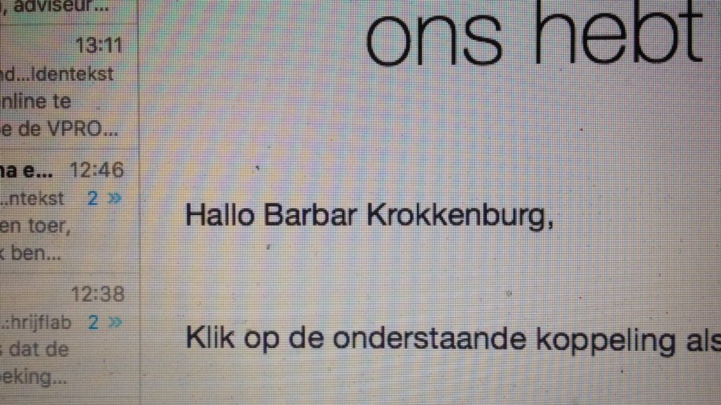 barbaratrap's tweet photo. Had vandaag de Applehelpdesk even nodig. Werd uitstekend geholpen. M'n naam spellen was lastiger #geestig https://t.co/lWMYAsaiOB