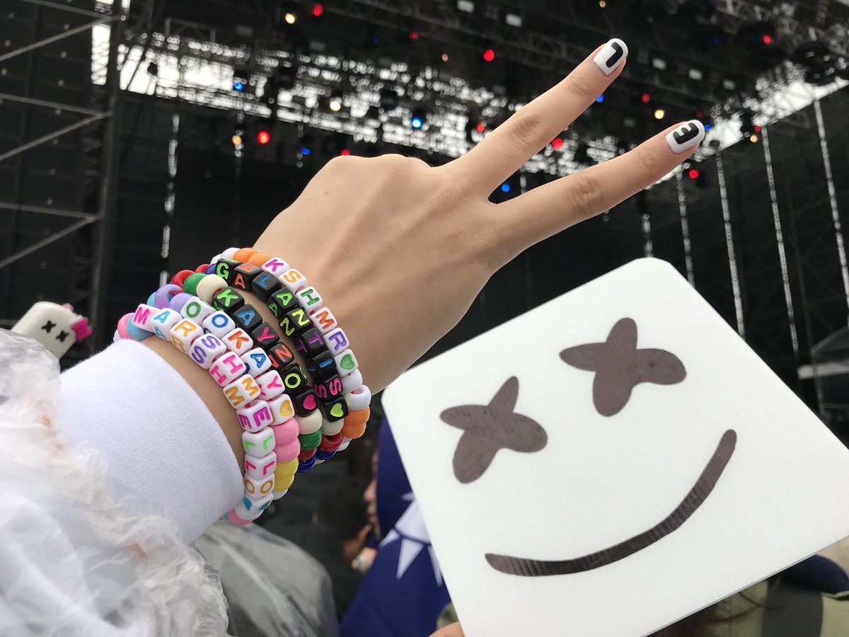 MiaLin515's tweet photo. So many mellogang last night😄💕 #creamfieldstaiwan #Creamfields2017 #mellogang https://t.co/HzTIHSTmws