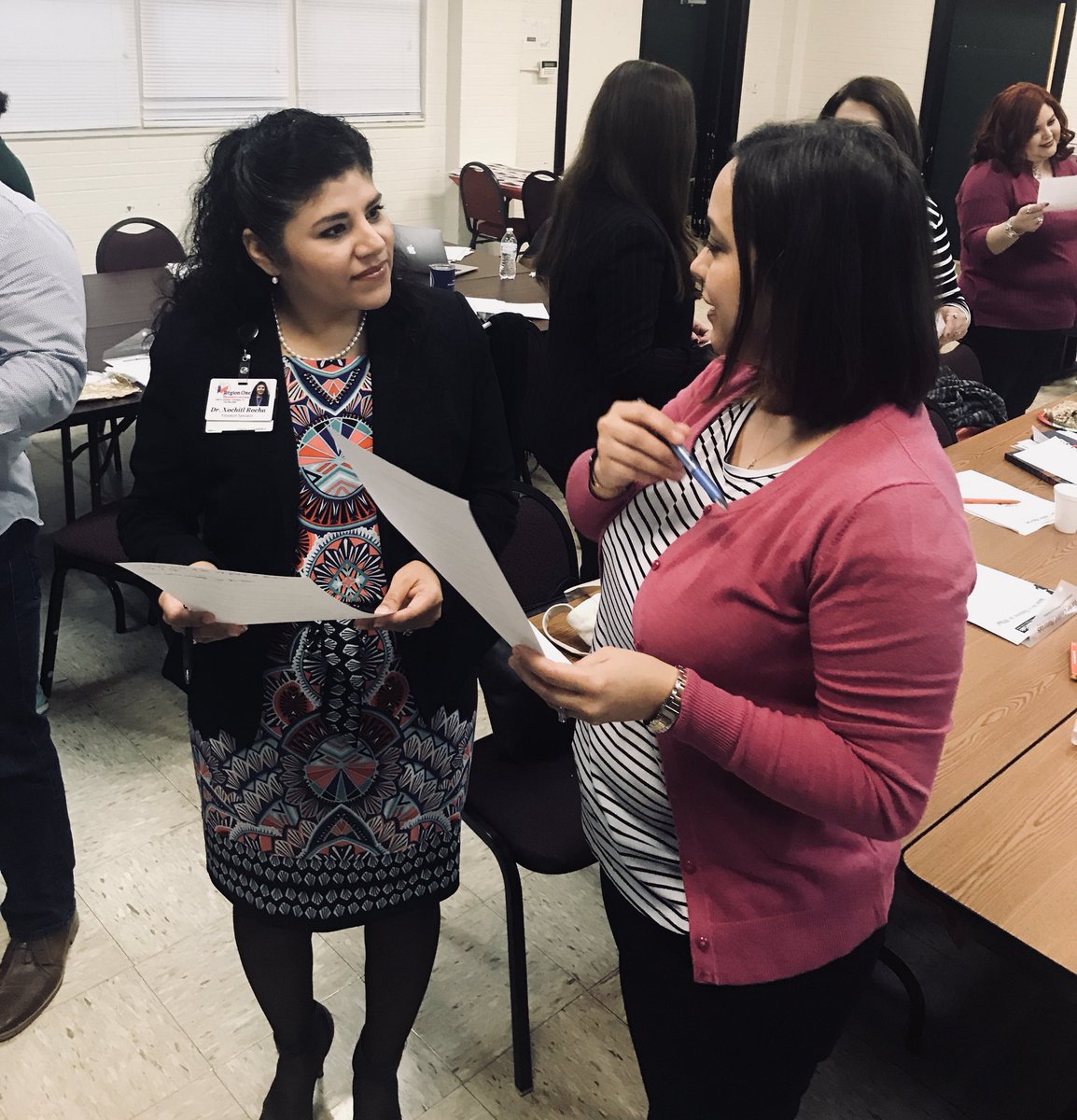fperezTCM's tweet photo. Great way to end #2017 Learning with Dr Mora Flores on a cold December day! Districts across @RegionOneESC represented @lajoyaisd @Edinburgcisd @mercedesisd @esc1bilingual #LanguageLearning #ELLs #contentandlanguage thanks @PSJAISD for hosting us https://t.co/1F20gzJsT8