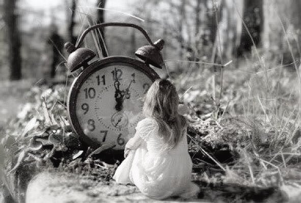 ิ ❁」 ~°
↓

ۆ گيف سأسمعك صوت قلبي
حين يقول لك : ٱحبك
ۆ قد ٱوصدت گل بآب يقودني ٱليك
يآالآ قسوتك !!!'

#إحساسي