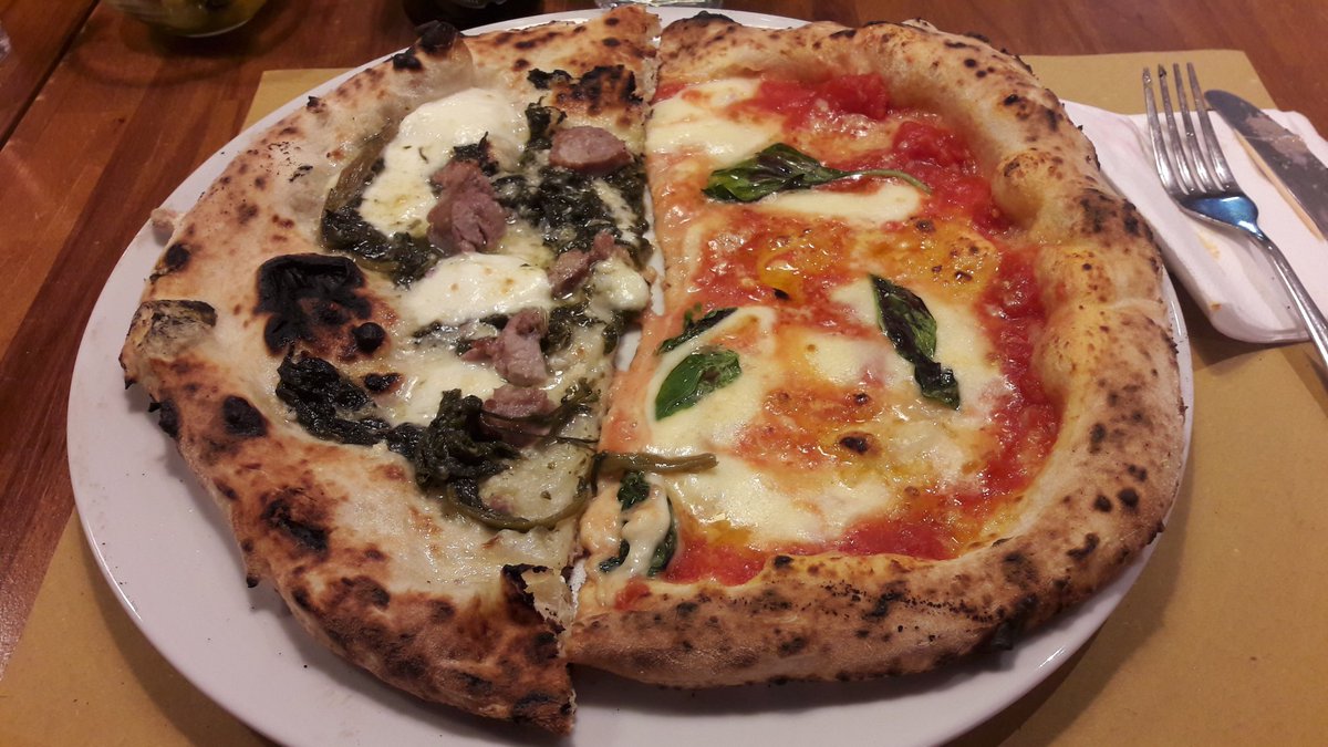 MartaDelPrete's tweet photo. I'm looking for the best #neapolitan #pizzeria in #Manchester. After #Rudy's and #honestcrust has arrived #Pizzammore Napoli in #Sale. Sooo delicious!!! 🍕 🍕🍕
#margherita #salsicciaefriarielli #pizza https://t.co/HejTNROOku