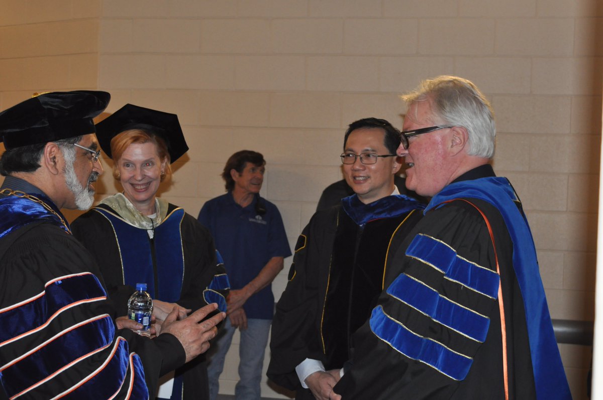 utalibarts's tweet photo. Thanks again to our superb #UTACoLA commencement guest speaker @NorryNiven!  We know the day may have been an exciting blur, so if you don't remember all 8 of his relatable, yet profound, rules for success make sure you watch the video: https://t.co/QhvXlydnBt  #MavGrad2017 https://t.co/xSccsjpdCN