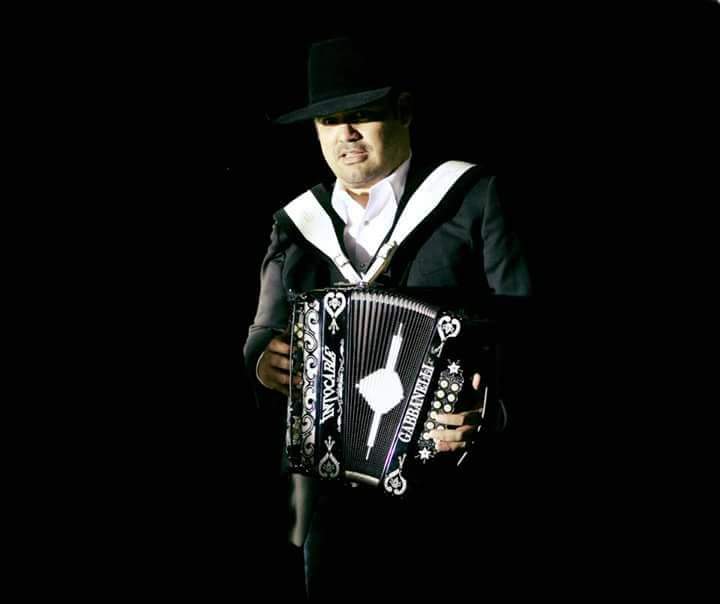 Verocalhoun's tweet photo. #MCM #McHottie #RickyMuñoz #RicardoMuñoz #Intocable #Grupointocable #Intofans #ILoveIntocable @IntocableRJM @grupointocable #IntocableSistersParaSiempre https://t.co/fsdj07JVlh