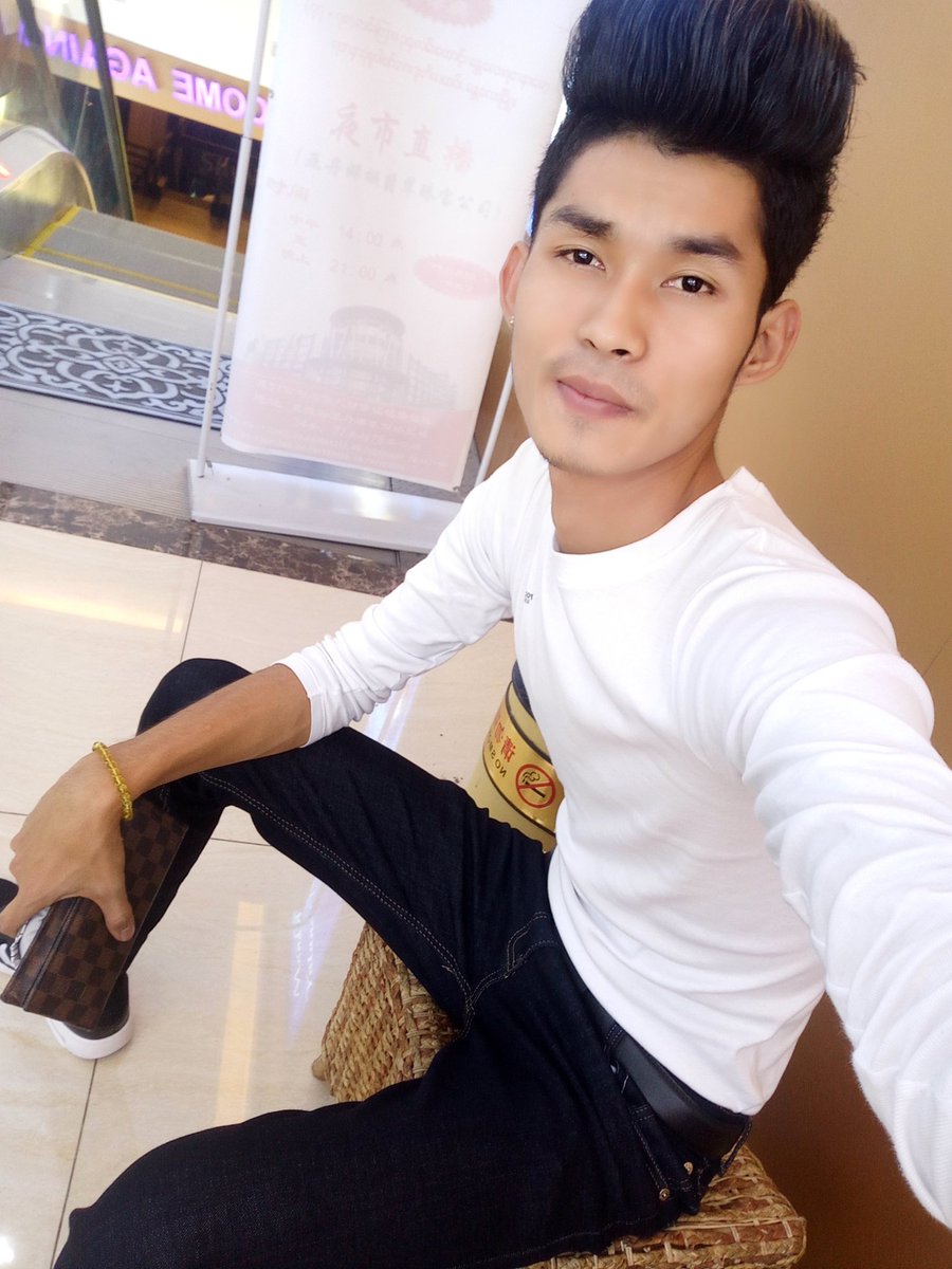 ခင္​ရင္​ Retweet သြား..🍌🍌🍌​ေကြၽးမယ္​...