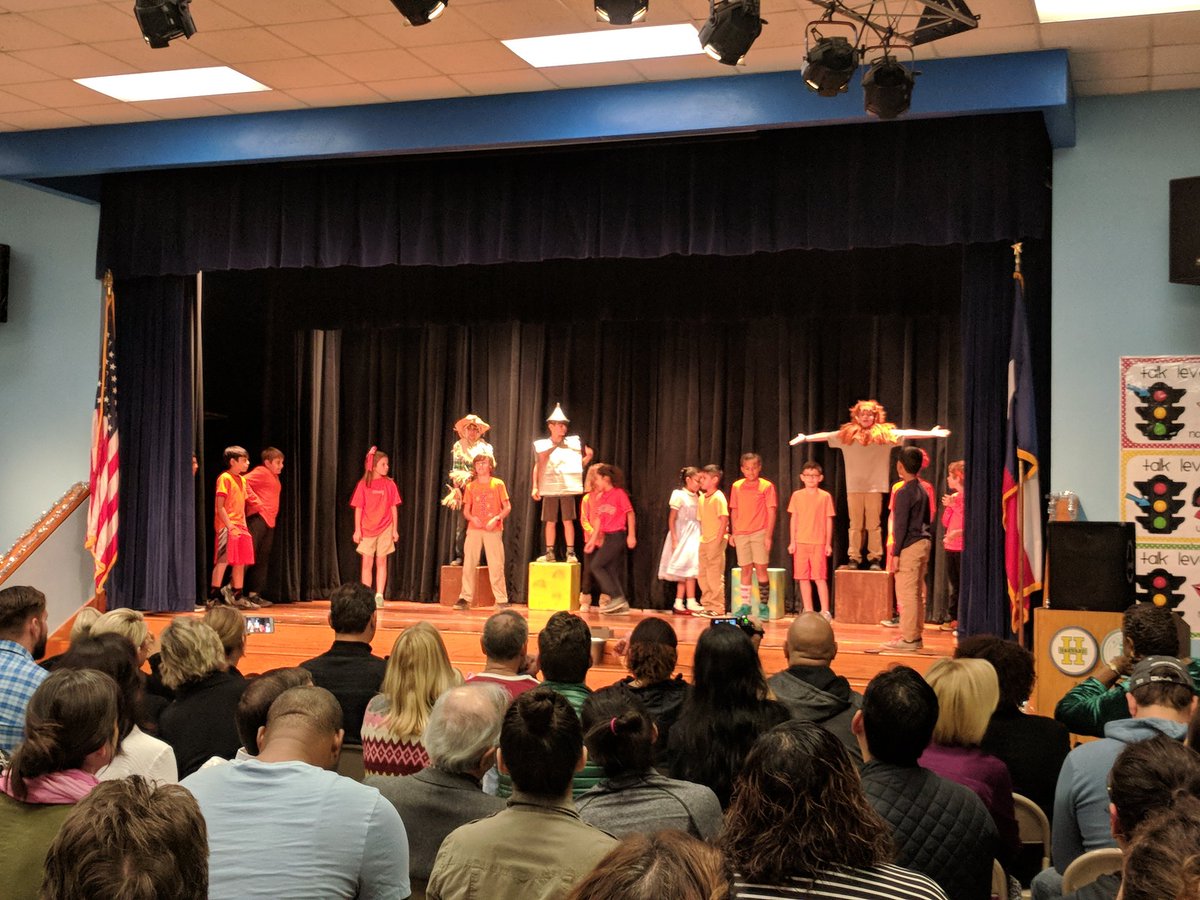 yahouston's tweet photo. Bravo! @HarvardSchool musical theater students and Ms. O'Donnel, from #interactivetheater. All K-5 students experience #dance, #theater, and #acting together for a unique #artseducation. @HISDFineArt @JB_HISD_Theatre #peterpan #seusical https://t.co/uxfYAYICid