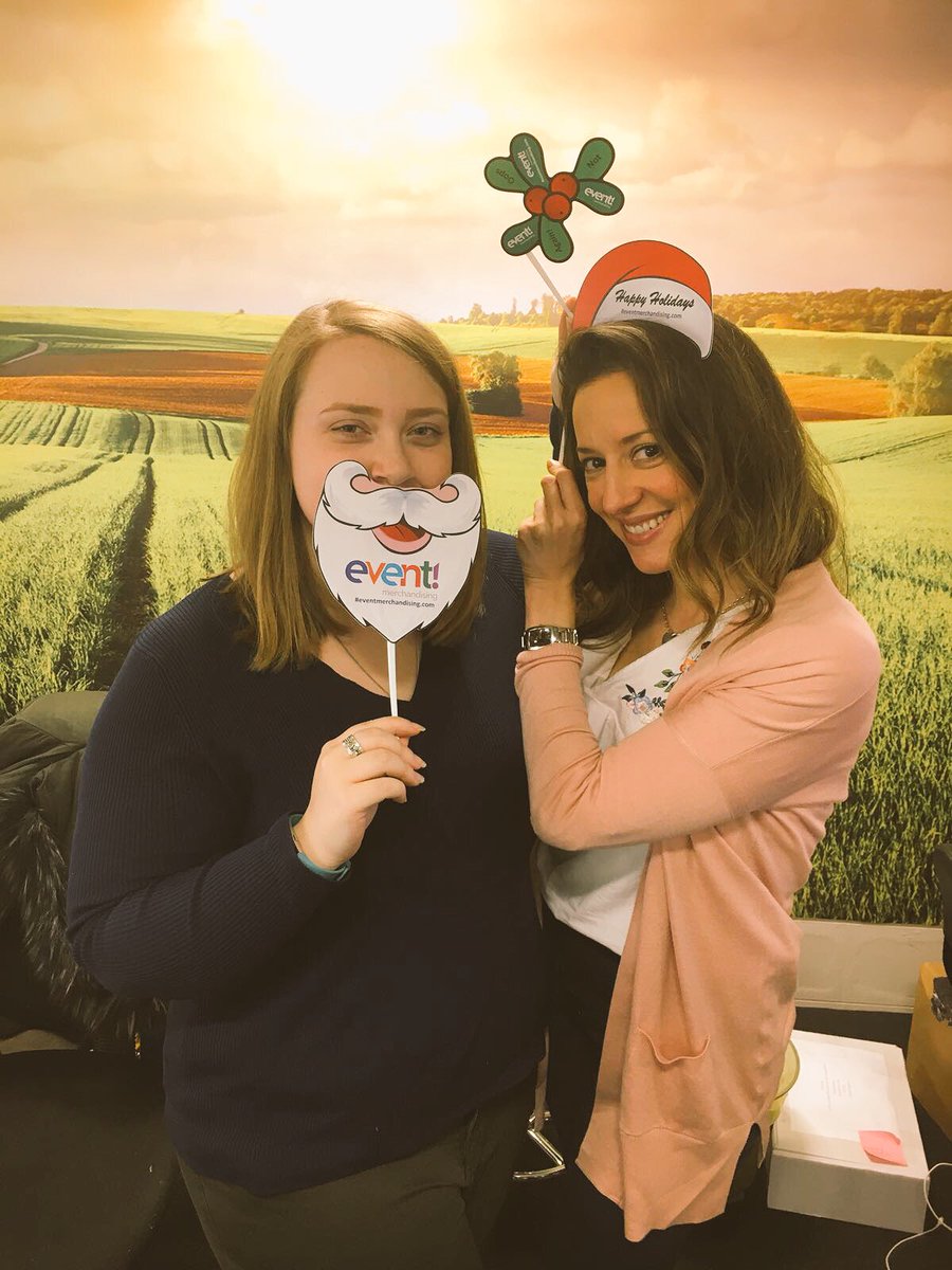 Santa shenanigans! 😂😂😂
#eventmerchandising