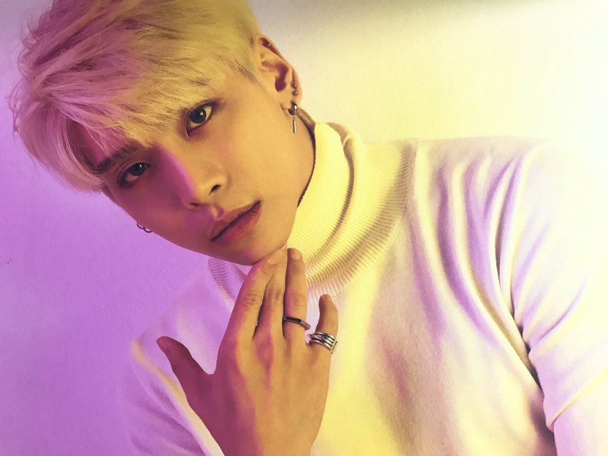 youjingodd's tweet photo. guys have in mind that you are NOT alone, tell someone if you are feeling depressed because YOU DO WORTH AND THERE ARE PEOPLE WHO LOVE YOU!

my condolences to Kim Jonghyun and his family, rest in peace https://t.co/wOQ8hRyRiZ