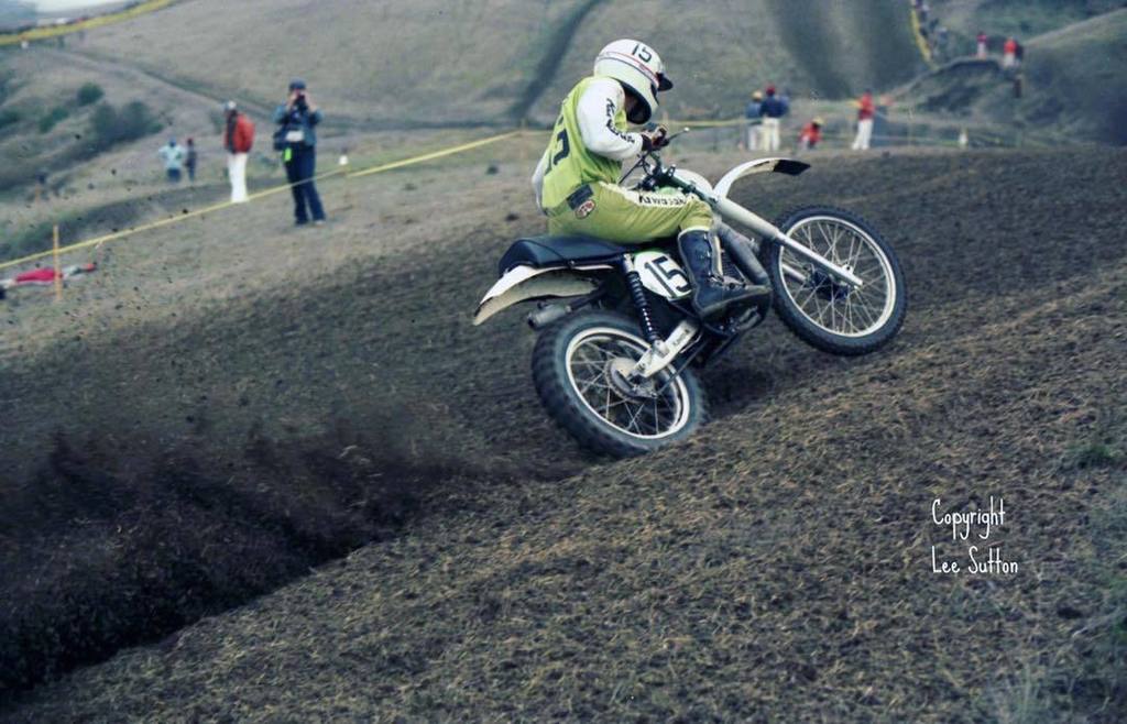 Gary Semics rolling on the throttle at Sears Point. Look at that track! Photo: Lee Sutton.
.
.
#motocross #vintagemotocross #kawasaki #wewentfast ift.tt/2kha7Sf