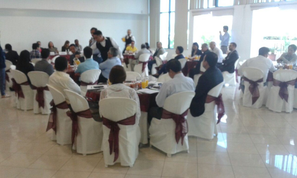JuanPa_M_E's tweet photo. Reunión de trabajo con empresarios de Guayaquil, en búsqueda de acuerdos para impulsar la #innovación en el sector productivo #ECUADORInnova @EduSuperiorEc https://t.co/c5vFtjbPQW