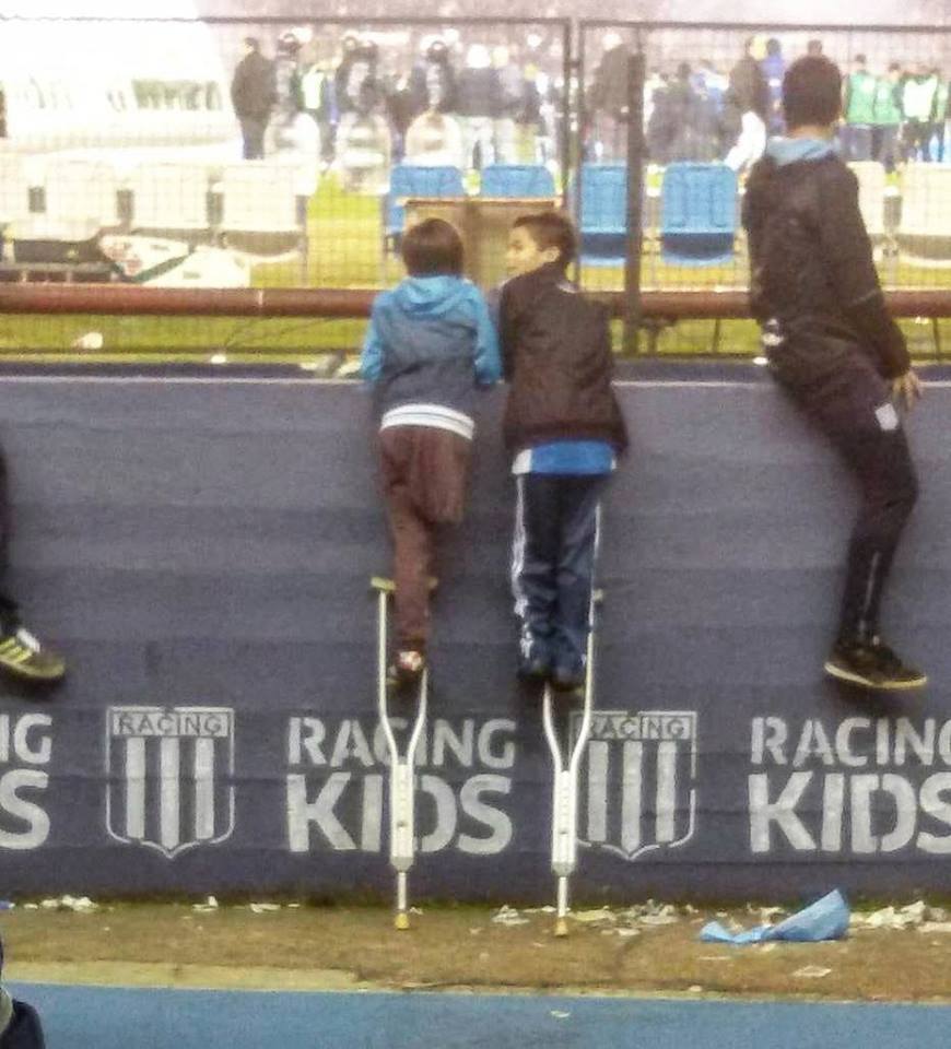 MotivacionesF's tweet photo. "Solo son 22 personas tras un balón". Nunca más lo vuelvas a decir... https://t.co/0MgEOYoQjl