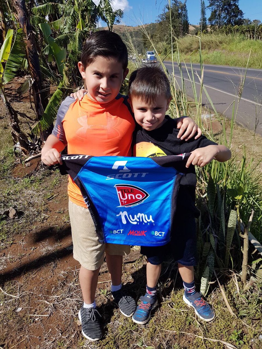 Scott_TeleUno's tweet photo. Dos pequeños!! Nos envían su apoyo!!! https://t.co/jlePonMVWc