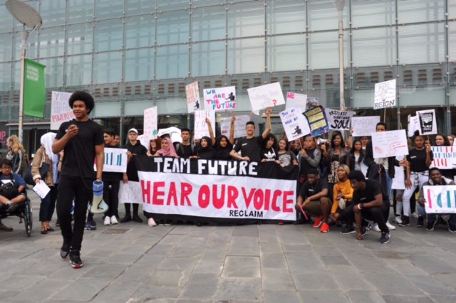 RECLAIMproject's tweet photo. We of course did our annual 'walk for change', with @teamfuture2017 leading the way! https://t.co/z3g0DczaGy #RECLAIM2017 https://t.co/L60czpfb0Z