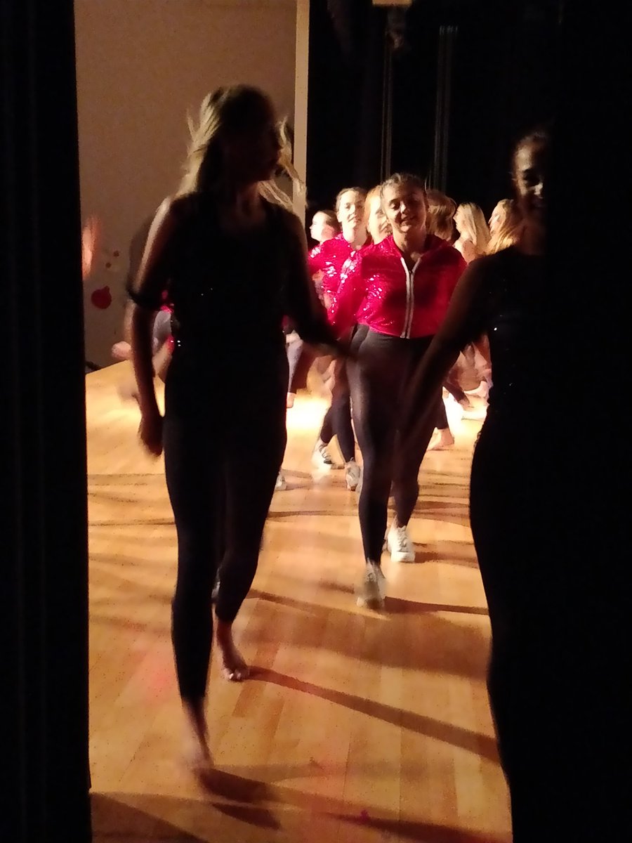 DennyHighSchool's tweet photo. Dance Academy from the wings #DanceOff17 #prideindennyhigh https://t.co/e1g7dM8YO0