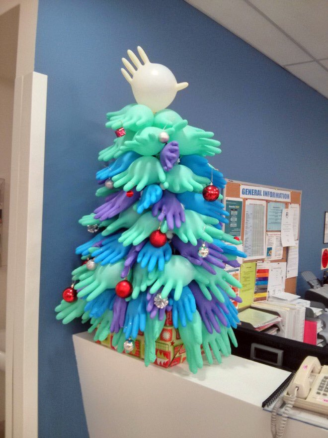 Please RT for all the NHS staff who do everything they can to make Christmas in hospital as bearable as possible #MerryXmasNHS