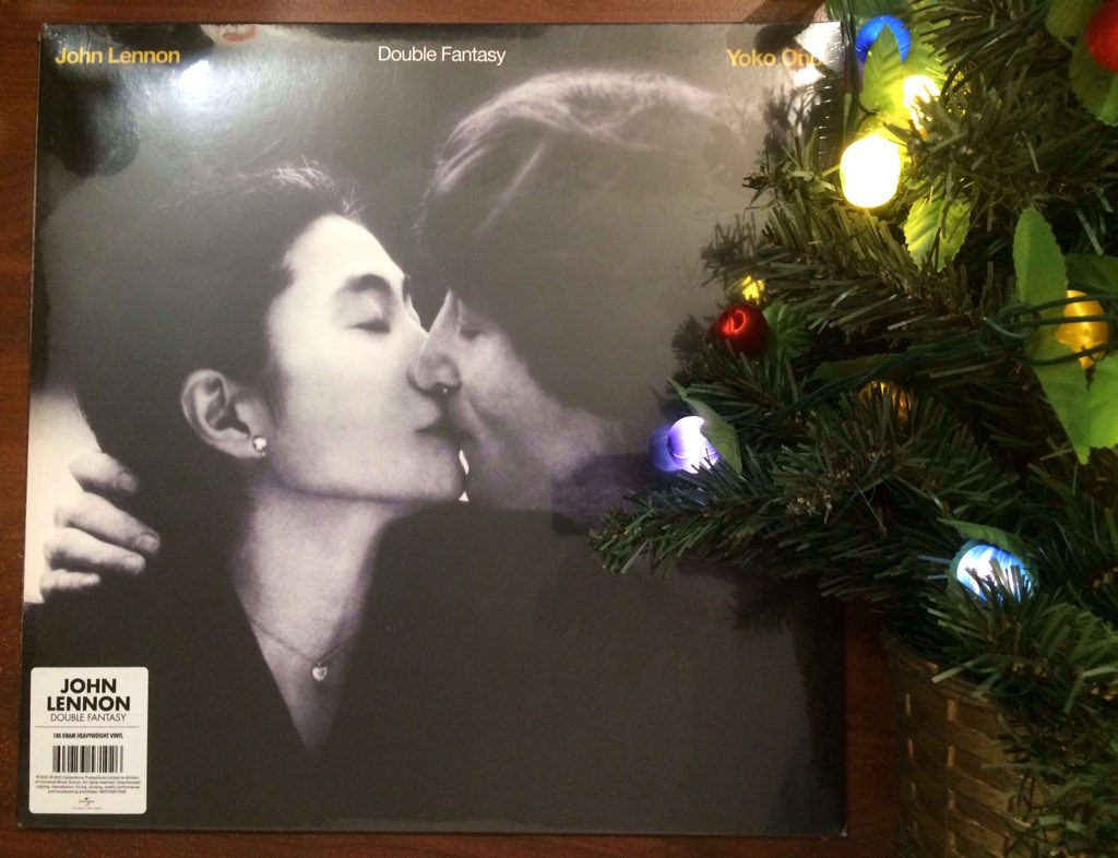 ViniloWeb's tweet photo. Ofertas Navideñas en #ViniloWeb 🎅🎅🎅#JohnLennon albúm: #DoubleFantasy a solo $19.000 un gran regalo para esta #Navidad escríbenos a ViniloWeb2014@gmail.com o envía un whatsapp al +56958212116, entrega a domicilio! https://t.co/VSO7UtO9Fp