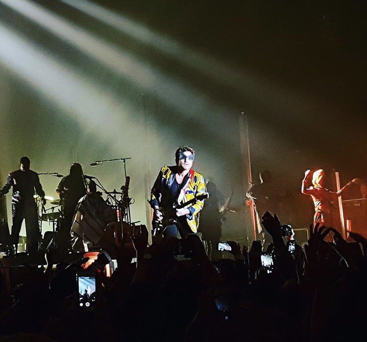 AuguriProd's tweet photo. Mr @M_Chedid flamboyant au @AccorH_Arena 🔥 Nous on est émus ! #LAMOMALI #AuguriPROUD https://t.co/vBsfrGEPdf