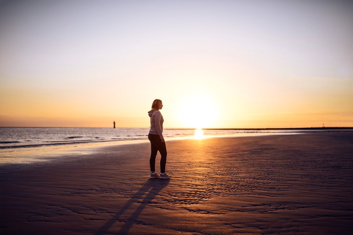 Sunset vibes from @Insel_Borkum 🔥 Today’s my first day of work. The past month were challenging but I learned a lot. Now I finally got some time to show you the shots I did not manage to publish jet. Hope you’ll enjoy them 🙌🏻