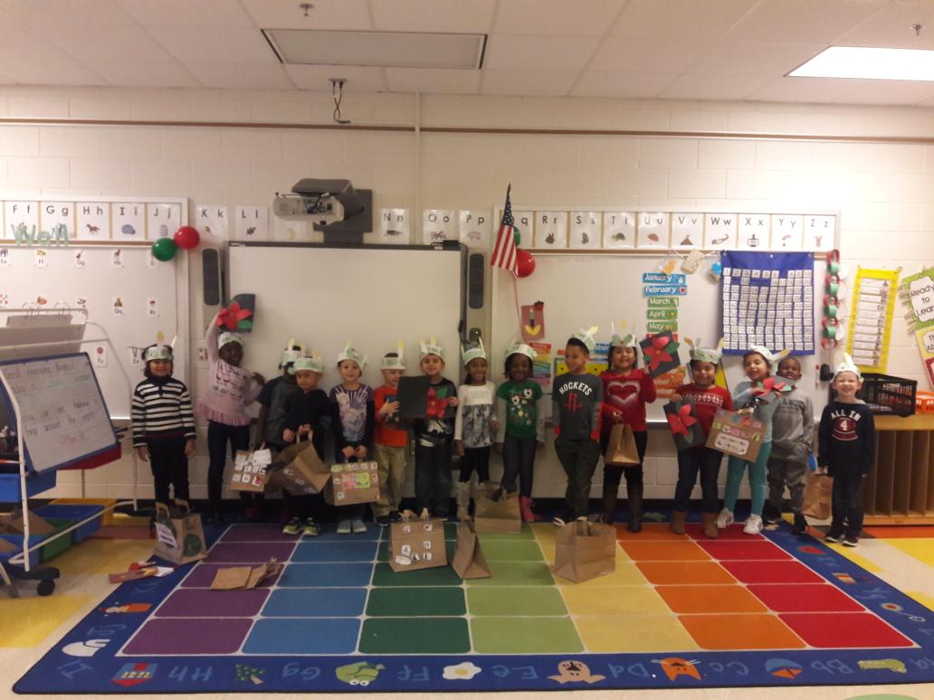 MrsBiteng114's tweet image. We had a blast traveling around the world learning about different ways to celebrate the holidays! #TriangleKinders #HolidaysAroundtheWorld
