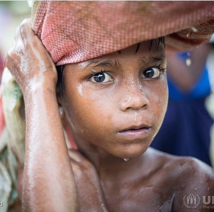 Sheena_Neil's tweet photo. Refugees are part of humanity and we CAN'T leave the behind. 😔😔 #lovearmyforrohingya ❤
.
@jeromejarre @yvick @seblafrite @juanjaramilloe @omarsyofficial
@juanamartinezh @djsnake @jhonrachid @bytoctoc @legrandjd 
@unicefbangladesh 📷 @love_army_for_roh… https://t.co/ynrkvm0rkT https://t.co/jH9shfBKQ0