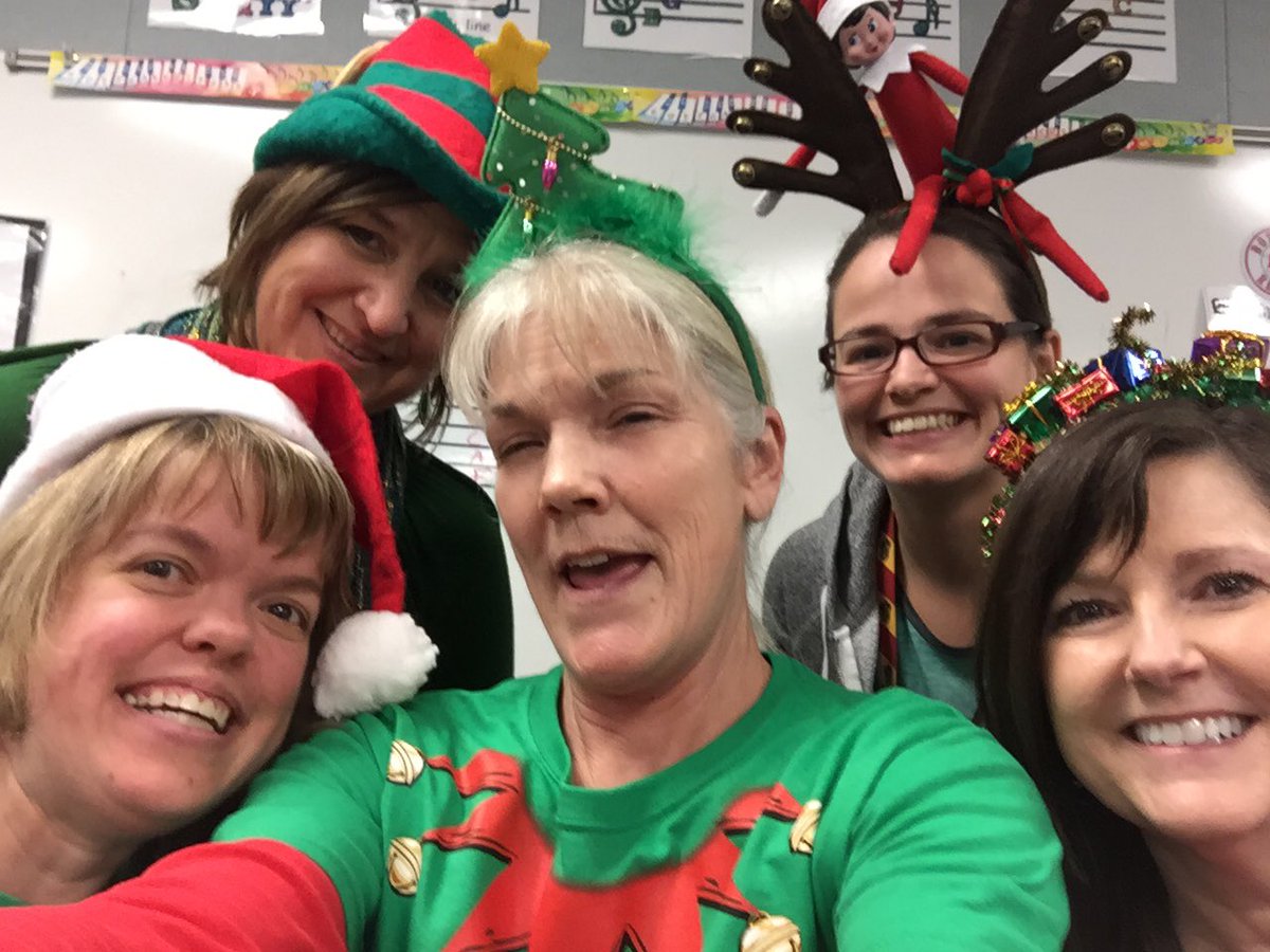 #Gattisspecials #elfingaround #elfcapades #gatorsontheloose #gattisrrisd #notgoodatselfies