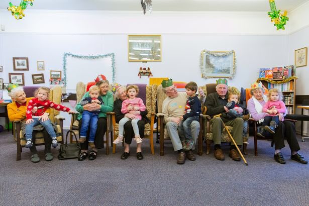 #OldPeoplesHome4YO -  “the first experiment of its kind in the UK”... obviously didn’t see #henblantbach on <a href="/s4c/">S4C 🏴󠁧󠁢󠁷󠁬󠁳󠁿</a> last year! 😜