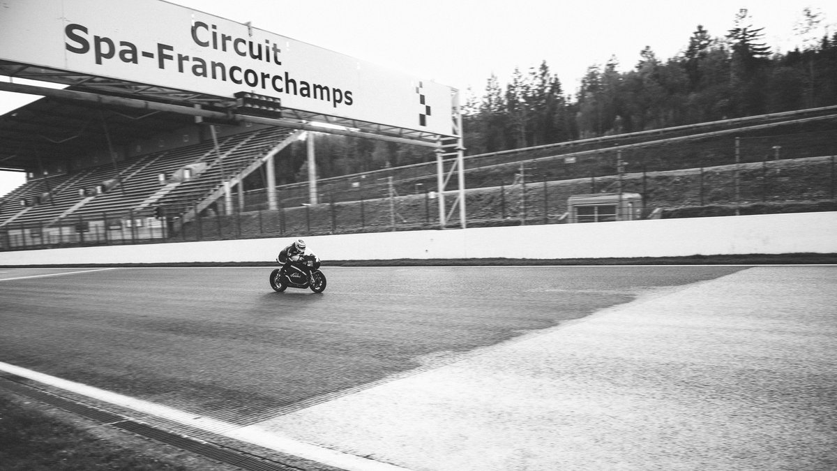 SaroleaMoto's tweet photo. Keep on pushing #MotivationMonday
#SaroleaMoto #100Percent #Electric #Motorcycles #Belgium #IOM
#FuturIsClean https://t.co/deQaFzWzod
