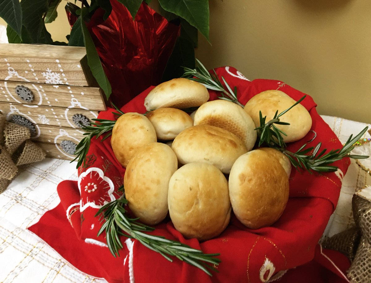 Costanzo's Bakery tweet media