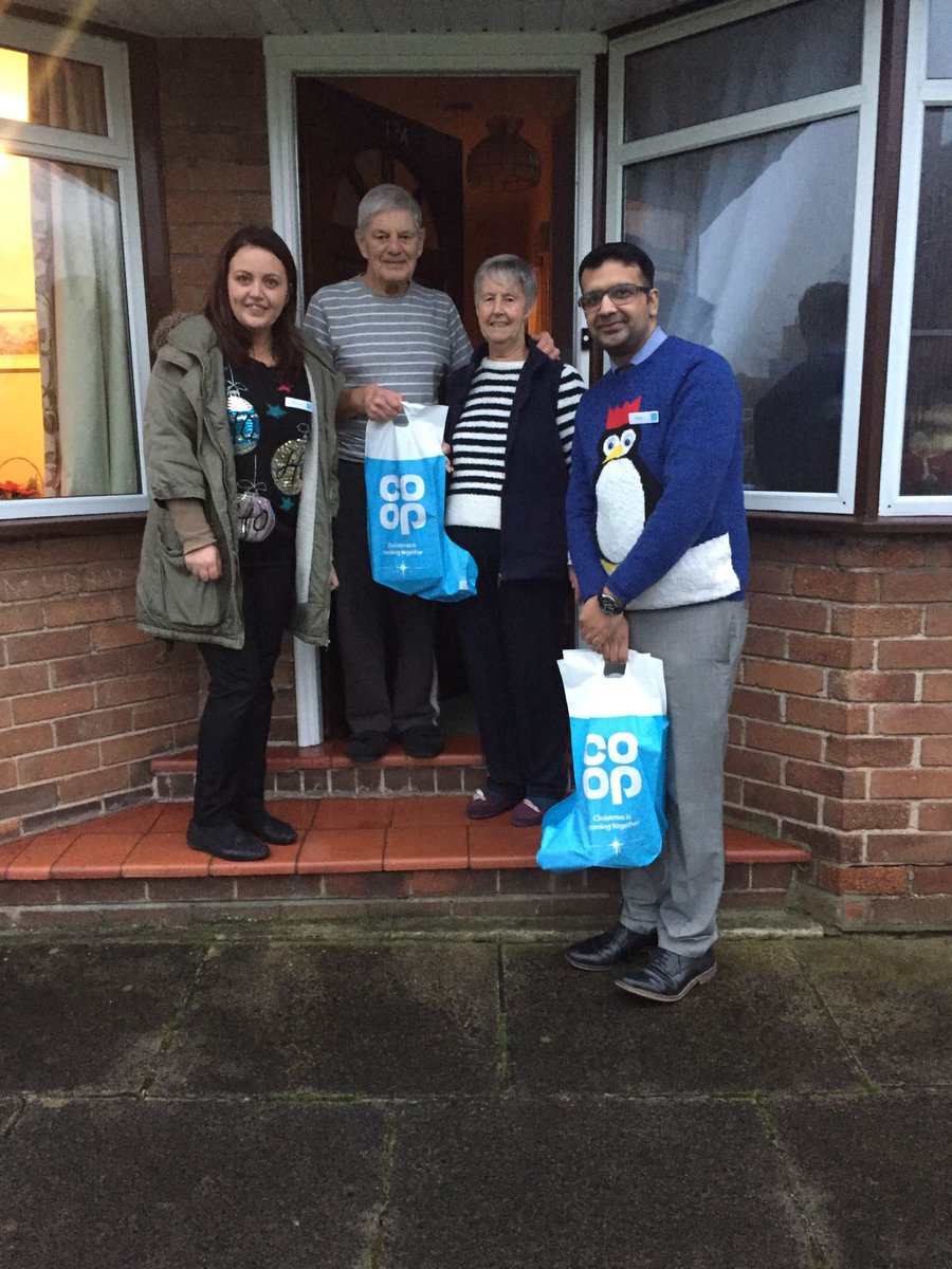 gillo8701's tweet photo. Fantastic day with the Ashton on Mersey team completing the doorstop challenge @seanwillo88 @MatthewSpeight1 https://t.co/4gvwg7Y8IU