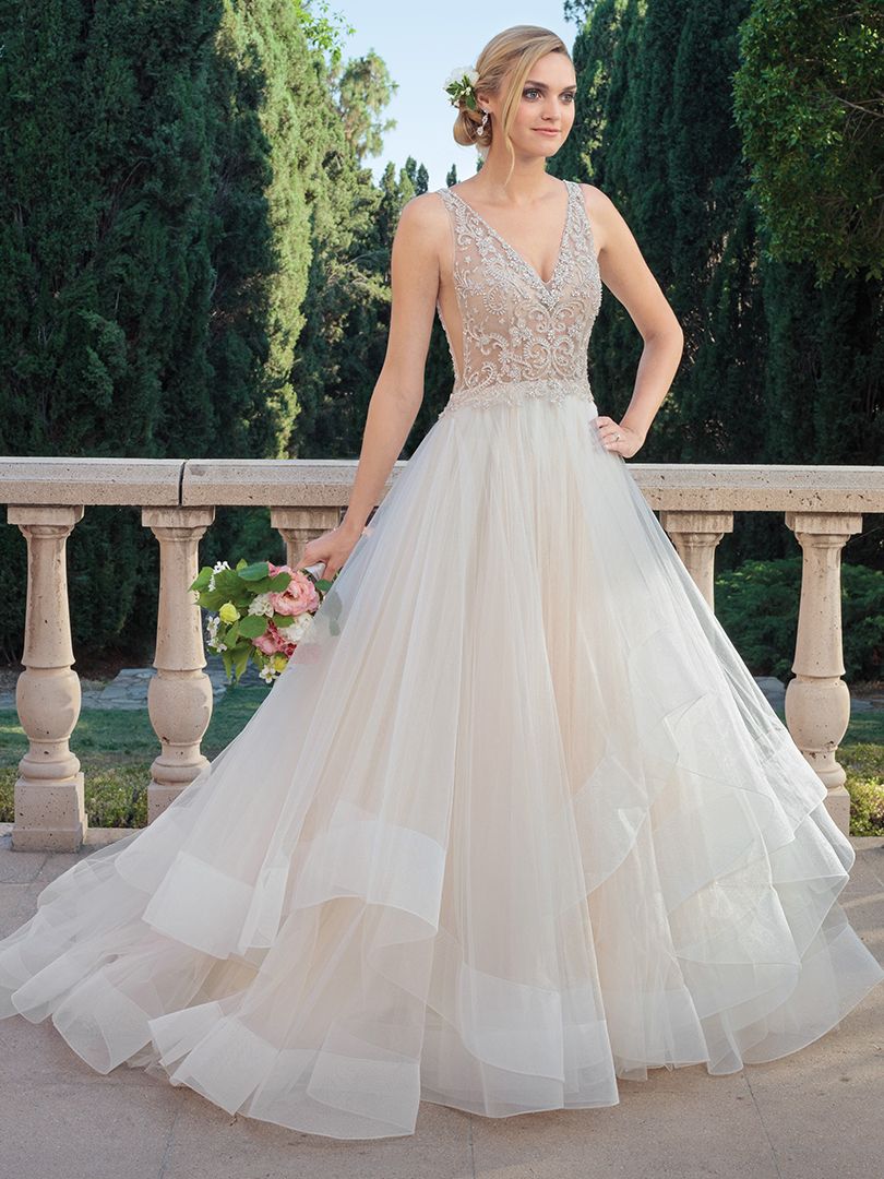 CasablancaBrida's tweet photo. For the #contemporarybride with a whimsically flirty side, this week's featured gown, #Style2315 Tori combines sparkle and sheer to create a look that's both sweet and magically unique. // https://t.co/YvyRNL3HL7 https://t.co/LNu9TFrz3i