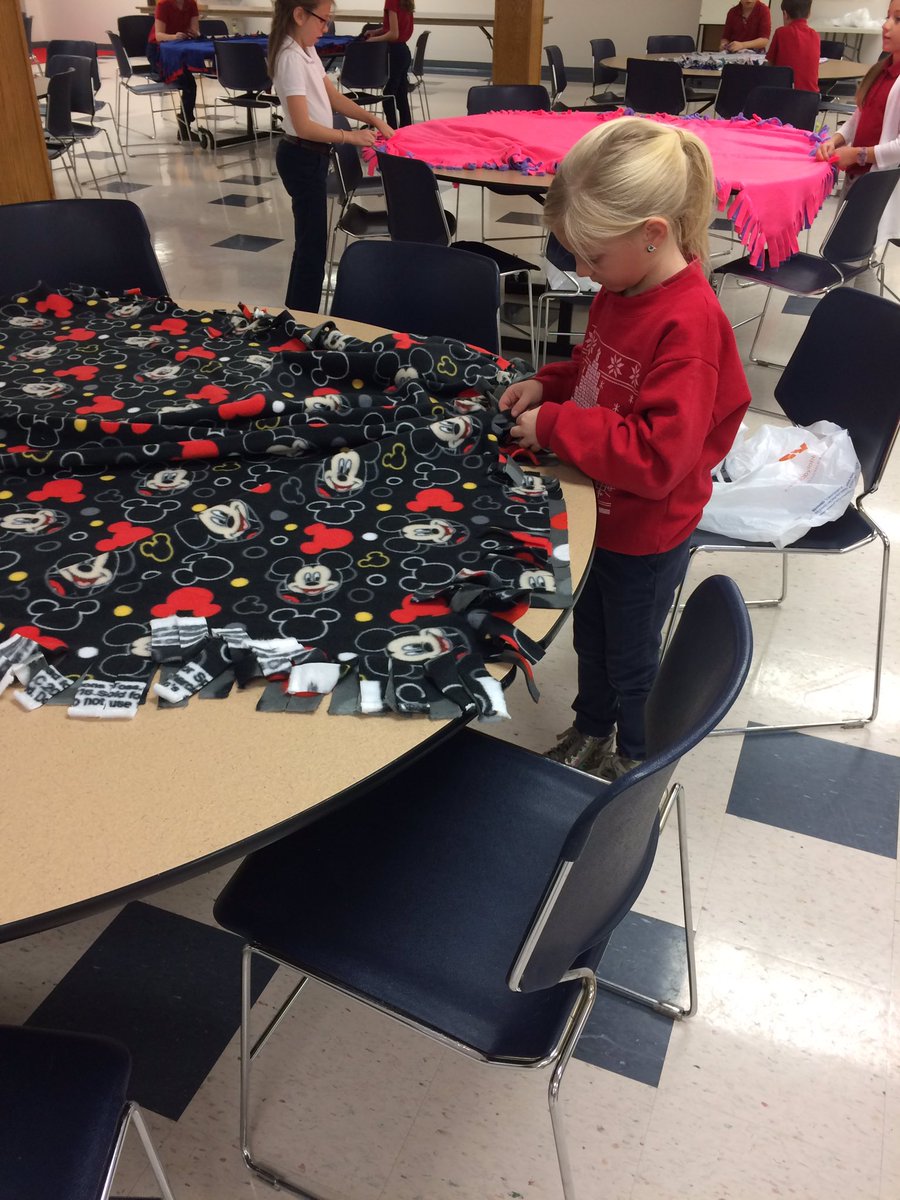 stacianderson_s's tweet photo. Making fleece tied blankets to donate to the Norfolk Rescue Mission! #doinghiswork #walkingwithyoutomeetjesus #fixmyeyes Thanks @NCKnightsBB for cutting our fabric! #norfolkcatholic https://t.co/y8eL6fv60D