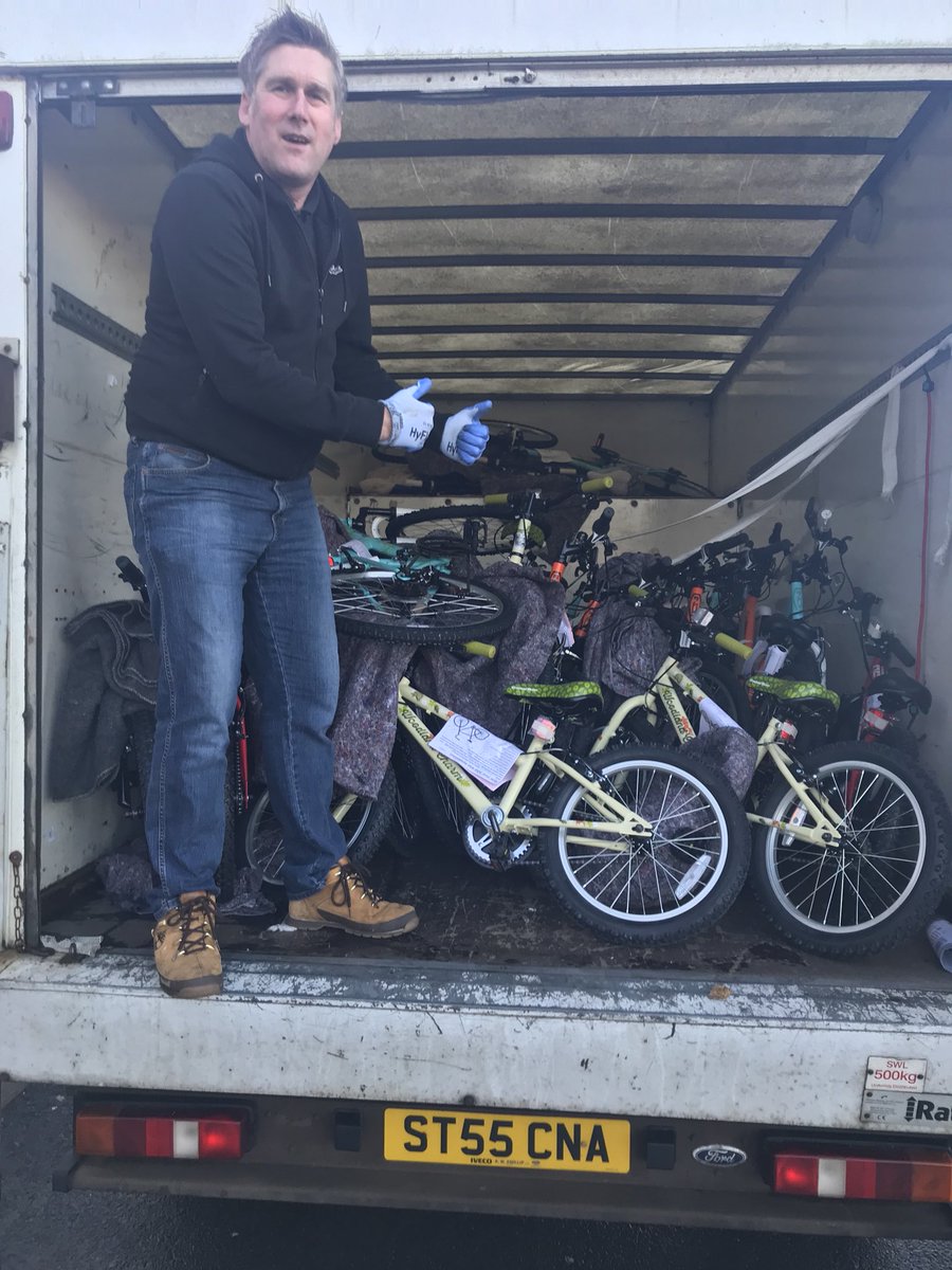 EdiHelpingHands's tweet photo. Successful Delivery and Hand Over Of #Bikes π΄π»ββοΈ to the #Kids in Moredun #CraigourPrimarySchool by Mr Orourke of #5MUProperties and #HelpingHands Volunteersππ»
4 more deliveries to go π΄π»ββοΈπ΄πΌββοΈπ΄π»ββοΈ
Thank You to BAR REMOVALS #Edinburgh πͺπ» https://t.co/EDbYCb6QMc