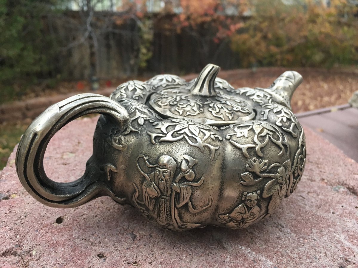 ExplosionLuck's tweet image. Antique Teapot with the God of Longevity Lao Shou Xing #antique #prosperity #luck #tea #pot #gift #vintage 
➤ goo.gl/4KM5o9