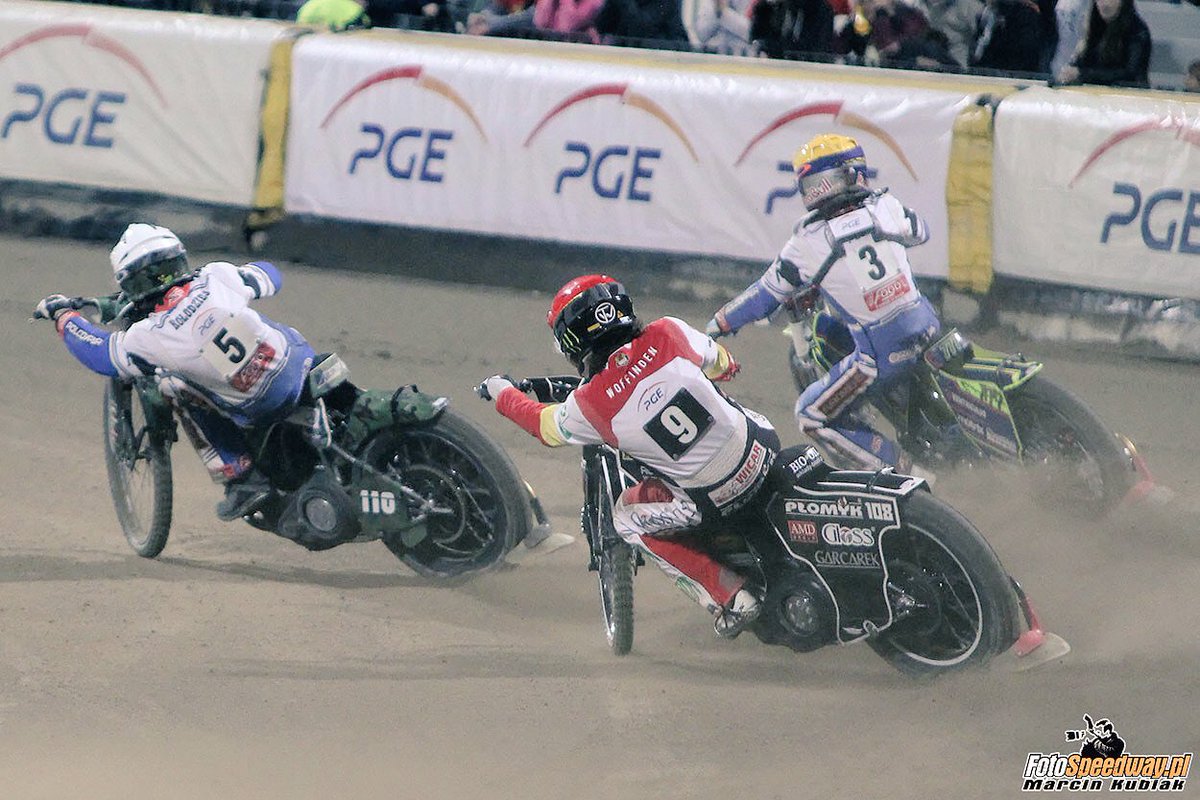 UniaLesznoKS's tweet photo. WIELKI REWANŻ ZA FINAŁ #DMP2017 na inaugurację PGE @EkstraligaTV 2018🤯💥

@WTSSparta vs #KSUL⚪️🔵 7/4/18🏍💨🏁 https://t.co/8ePMS9HiY1
