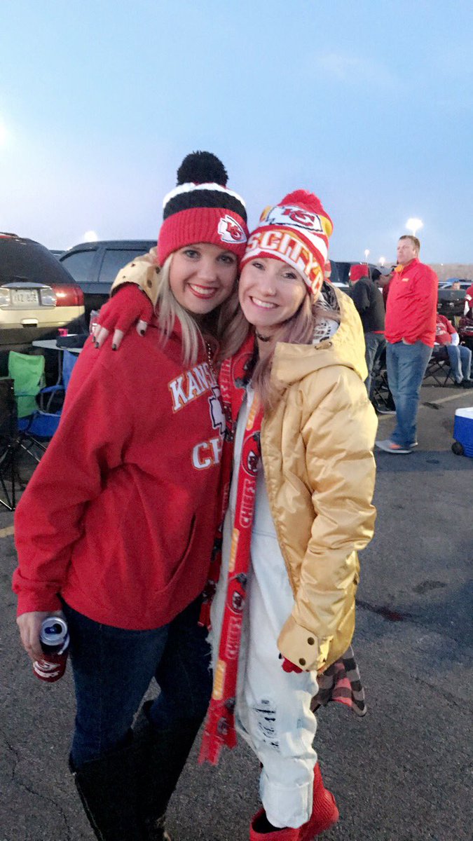 JamieJo0523's tweet photo. ❤️🏈🖤@MandaFord86 🖤🏈❤️ https://t.co/IjsOR6eiVB