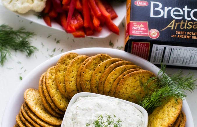Cool and creamy with a kick, whip up this Horseradish Dill Schmear in only 5 minutes! Thanks @wendybpolisi for the recipe: bit.ly/2jcckgO