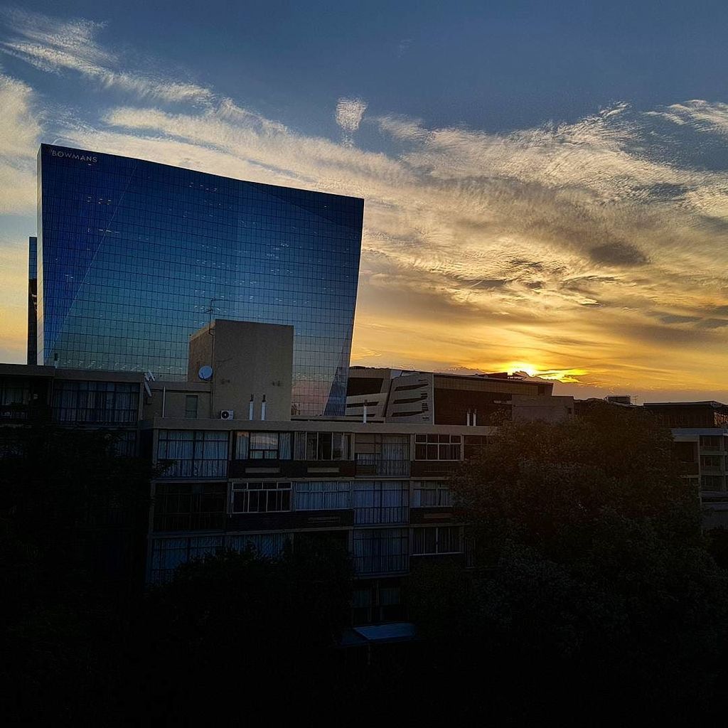araijain's tweet photo. The view from my window #Sandton #JohannesburgCityLife #5yearsofTheLifesWay #TheLifesWay #Photoyatra .
.
.
.
.
#mobilePhotography #Blogger #aashishRai #lifestyle #technology #influencer #Johannesburg #SouthAfrica #FollowYourBliss #Sunset #GlassArchitecture #BuildingArchitect… https://t.co/TdHgBomOXS