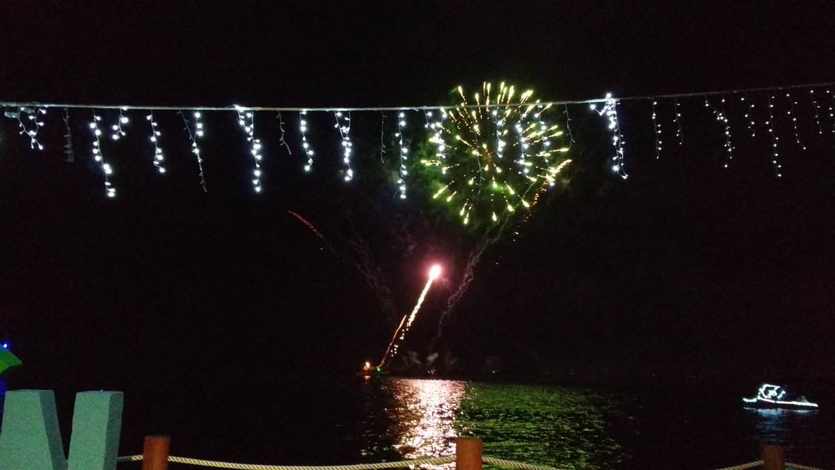 sunsetworldnet's tweet image. Otro Sunset Boat Parade, ¡todo un éxito! 🎅 🎄 🛥 #SunsetBP