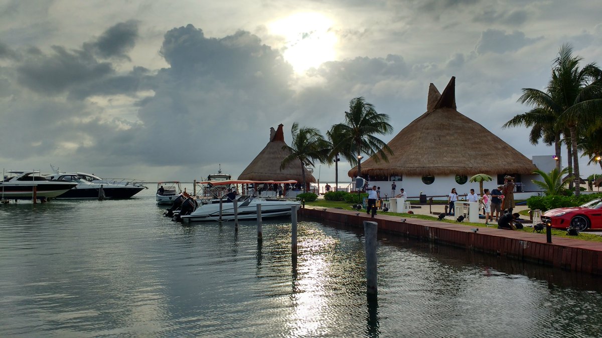 sunsetworldnet's tweet image. Otro Sunset Boat Parade, ¡todo un éxito! 🎅 🎄 🛥 #SunsetBP