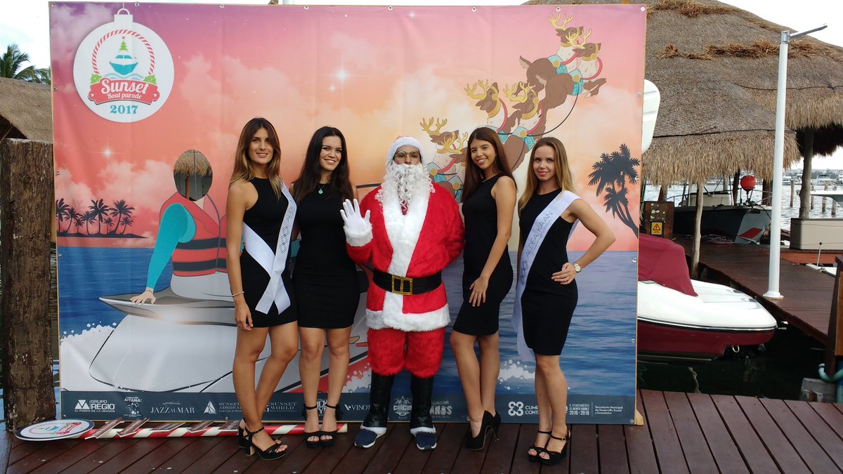sunsetworldnet's tweet image. Otro Sunset Boat Parade, ¡todo un éxito! 🎅 🎄 🛥 #SunsetBP