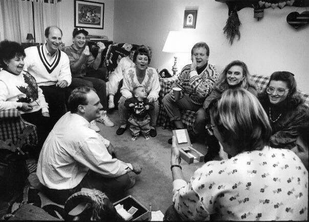 terrymeiners's tweet photo. 🎁🎄 Meiners family Christmas 👨‍👩‍👧‍👦👨‍👩‍👧‍👦👨‍👩‍👧‍👦👨‍👩‍👧‍👦 (1990) photos: Pam Spalding @courierjournal #HomeForChristmas https://t.co/I8jOt7bV9R
