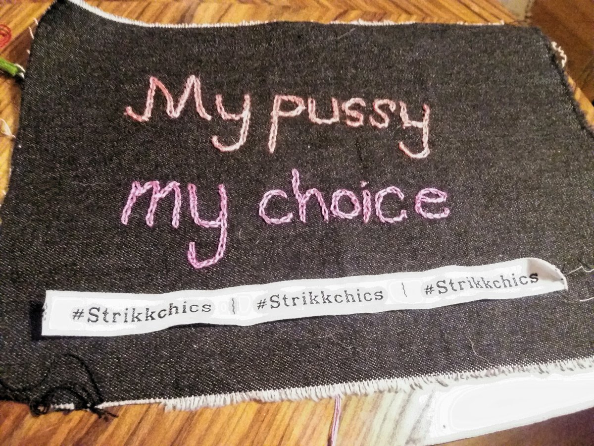 StrikkChics's tweet photo. My pussy. My choice. #Strikkchics #chainstich #kedjesöm #pussypower #embroidery #broderi #crafting #metoo #yarnbomb #nålotråd #handarbeit https://t.co/xgeZlV2aRF