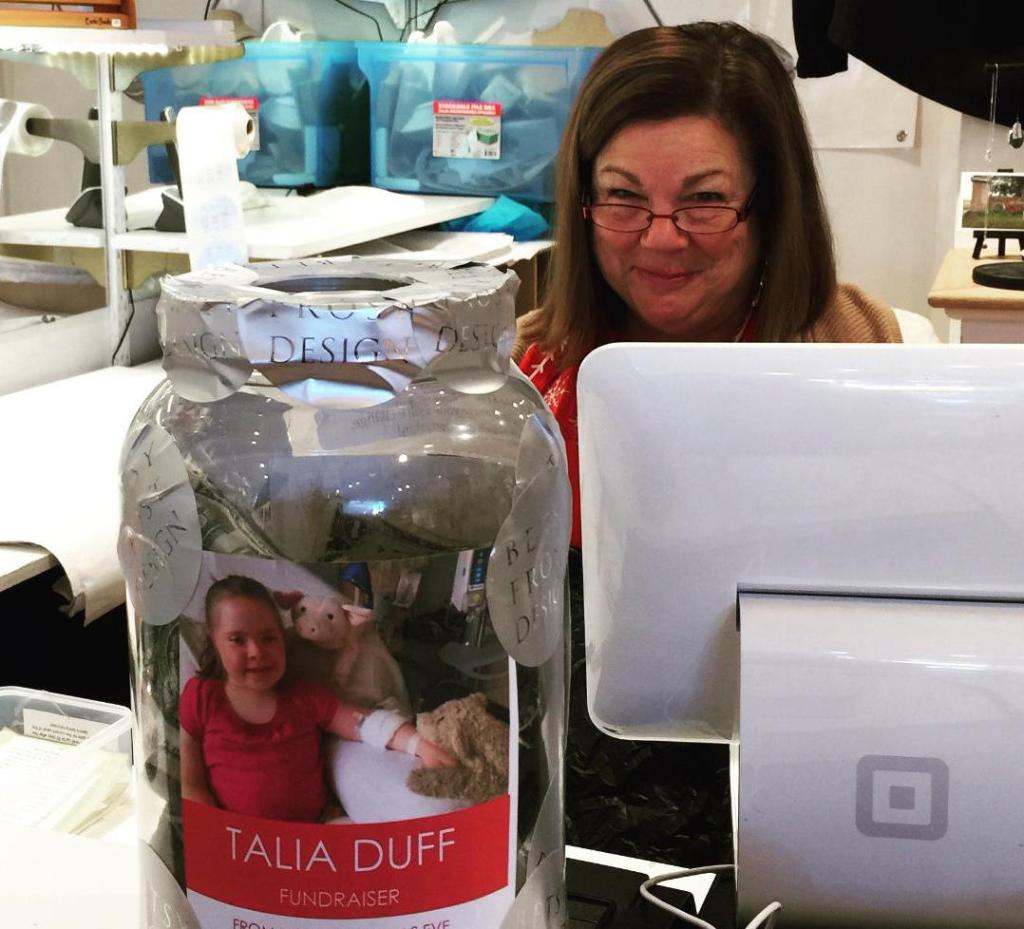 newsthatslocal's tweet photo. One Dollar in the Jar Quickly Turns Into $826 https://t.co/uPIZ0np4ho https://t.co/3oFsrrtGCq