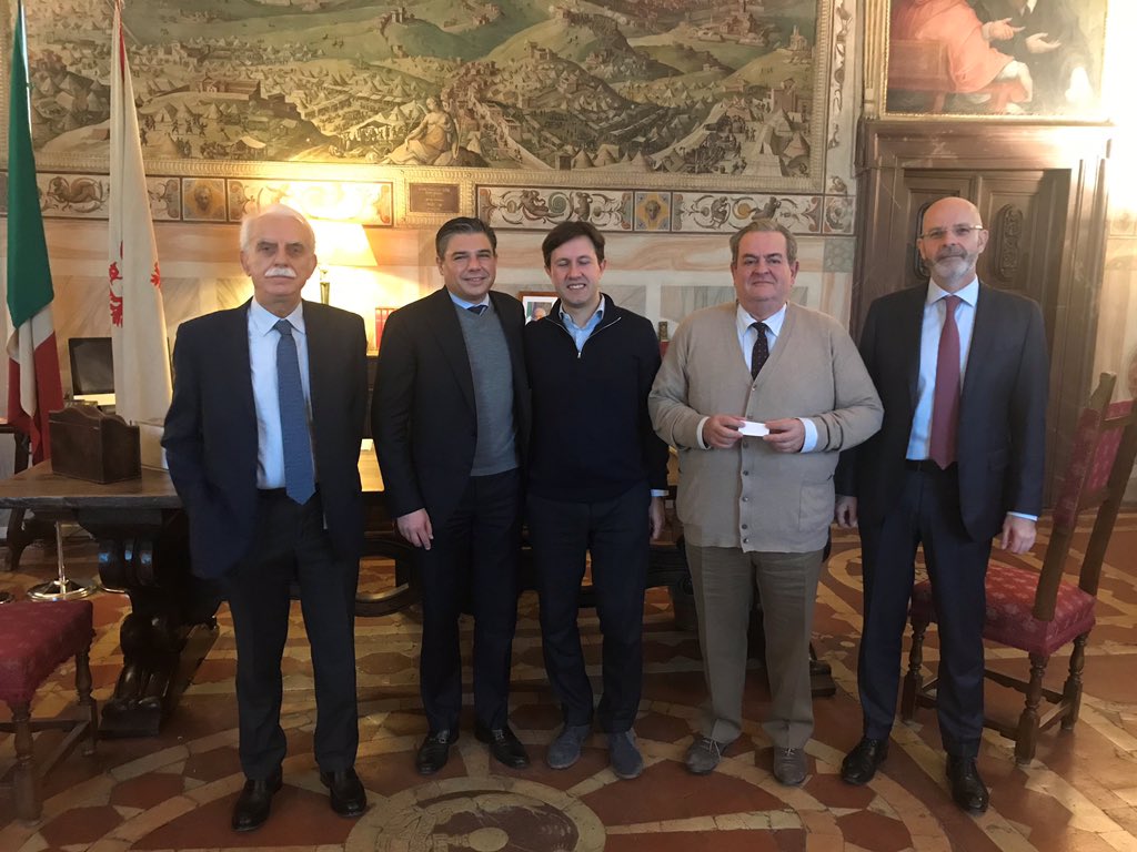 simonelli_l's tweet photo. Great to be in sunny Florence today to spend time with employees and meet with local authorities, confirming BHGE’s commitment to the local community @DarioNardella @Rossipresidente #WeAreBHGE @bhgeco @GEperilfuturo https://t.co/U04eSqYO7C