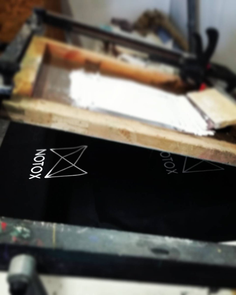 boardbagcompany's tweet photo. delivery o'clock...
heading to Anglet tomorrow with the next delivery of custom boardbags for @notoxsurfboards β
#notox #notoxsurf
#custom #bespoke #boardbag #boardbags #order
#screenprinting #serigraphie #logo #brand
#handmade #madeinfrance
#boardbagcompany
#surf #surfing https://t.co/IRAl8XJiBK