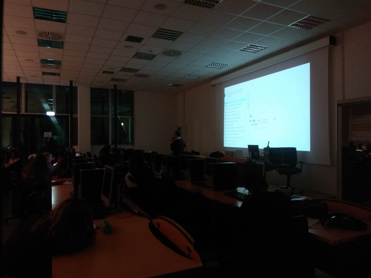 angelus_gi's tweet photo. it's time for @PierstefanoT to talk about #SQLdb on #microsoftAzure #Azure @UNITE #DotNetAbruzzo #dataDriven https://t.co/HHx92RdCL5