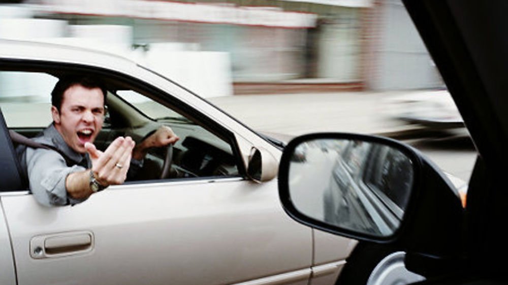 ColonialDriving's tweet image. Though everyone has experienced road rage at one one point or the other, that doesn't make it acceptable. Road rage can be extremely dangerous and here’s why you should avoid it ow.ly/joeQ30hiy9q 

#RoadRage #drivingtips