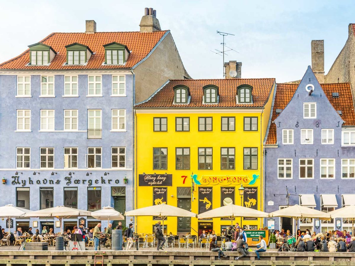 foodandwine's tweet photo. The hot dog capital of the world just might be...Copenhagen? https://t.co/jC87LLOm1k https://t.co/fIneUA1Hb5