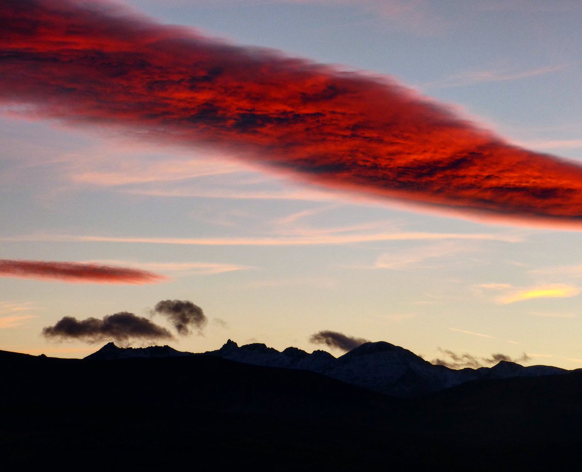 Otro bonito #atardecer en #Gredos esta tarde ;)