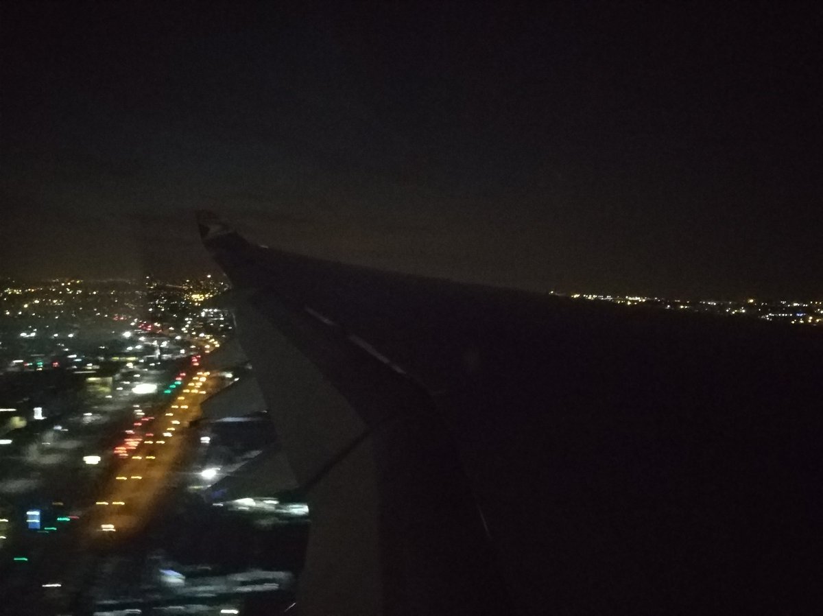 1RADEBE_'s tweet photo. We've just landed guy's, we back from #POPBOTTLESMauritius ๐ฒ๐บ What a blast weekend, #POPBOTTLESOpeningParty #VUZUPoolParty #AmstelAllWhiteParty #POPBOTTLESBeachParty #POOLPARTYEveryDay๐๐๐ https://t.co/9RSYyYzcSP