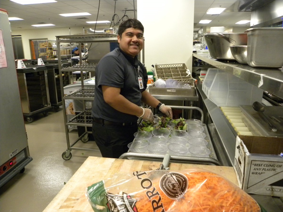 ProjectSEARCHtx's tweet photo. So #AISDproud of our interns Omar and Alondra who began working at Dell Seton Medical Center at UT in Food Service and EVS. So thankful for the support from our partners AISD, Goodwill, Seton, and TWS for making their employment possible. #ProjectSEARCH https://t.co/lAQdVXFEod